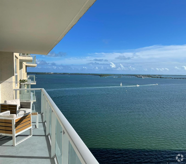 Building Photo - 1155 Brickell Bay Dr Unit 17 floor Rental
