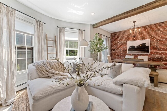 Building Photo - 91 Waltham St Unit 4