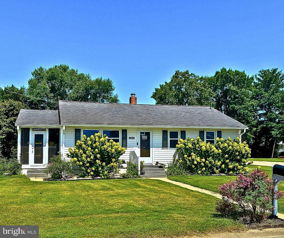 Photo - 300 Oak St