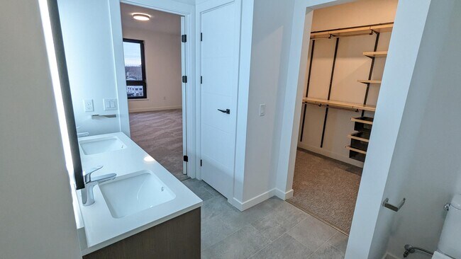Vavel Apartments