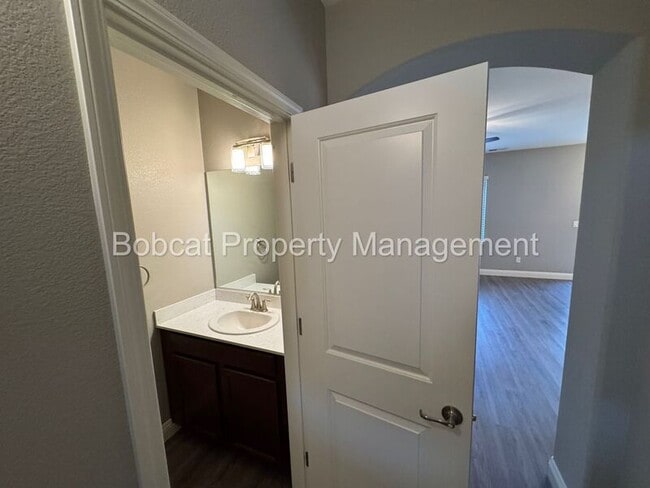 Photo - 1292 Saltern Dr