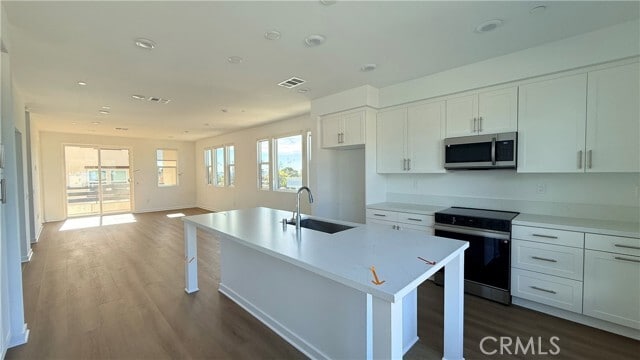 Photo - 1090 Foothill Blvd