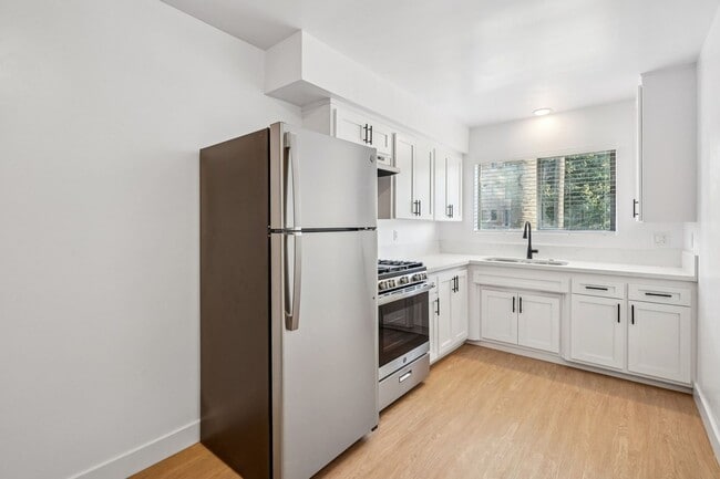 Photo - 123 California Ave