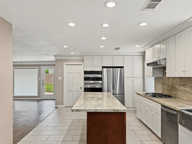 Photo - 139 Haversham Dr