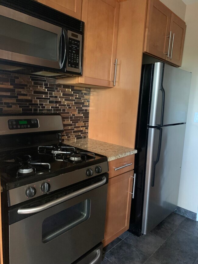 36 Hamilton Ave Condo Unit 4H Condo for Rent in Staten Island, NY