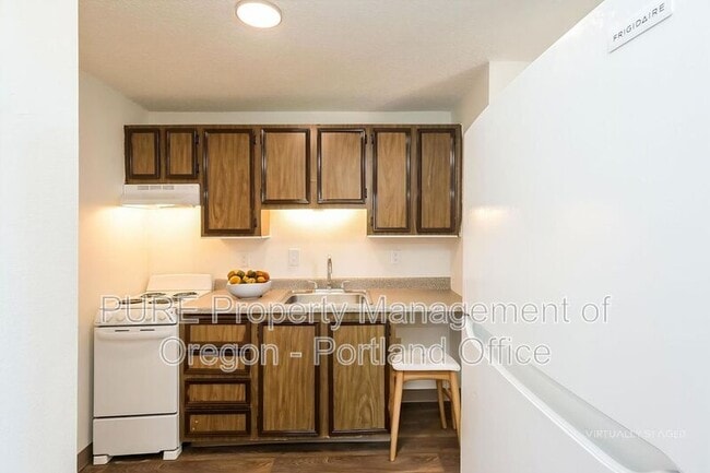 Photo - 14132 NE Sandy Blvd