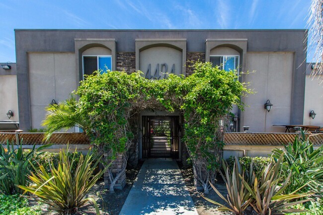 Building Photo - 4424 Altadena Ave Rental