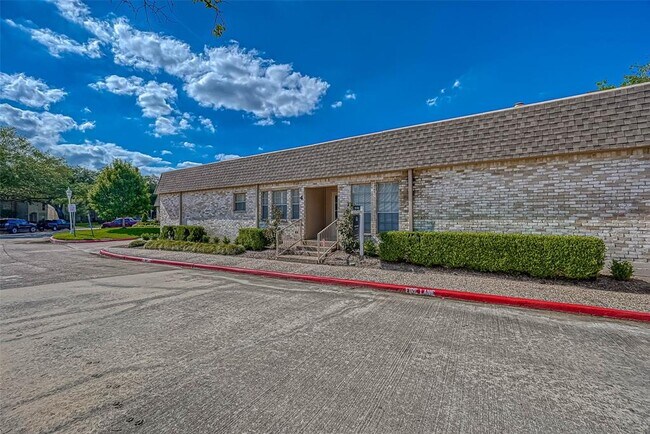 Photo - 4 River Creek Way