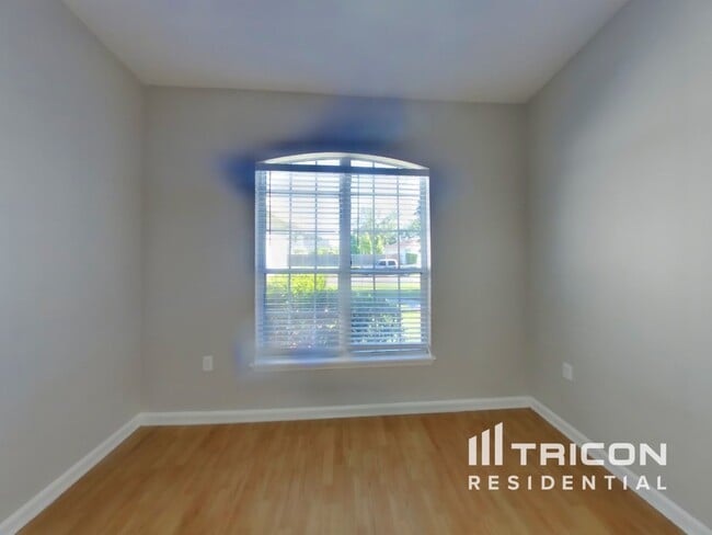 Photo - 2492 Bentwater Dr W