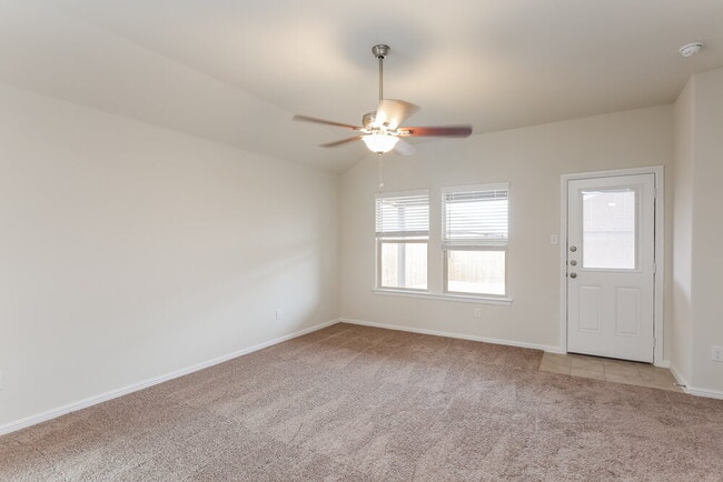 Photo - 829 Walls Blvd