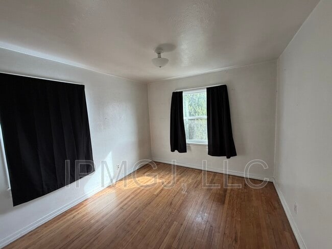 Photo - 621 N 2nd St