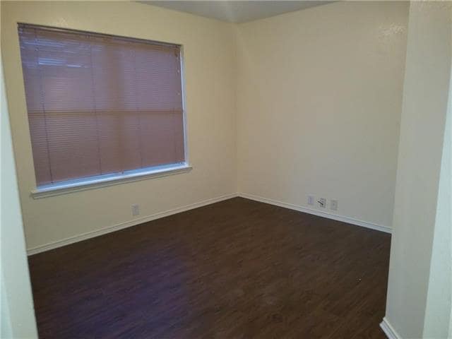 Photo - 307 Waterford Dr