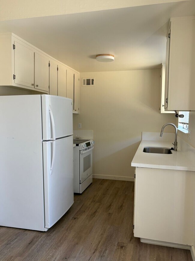 Photo - Halfplex in Central Davis