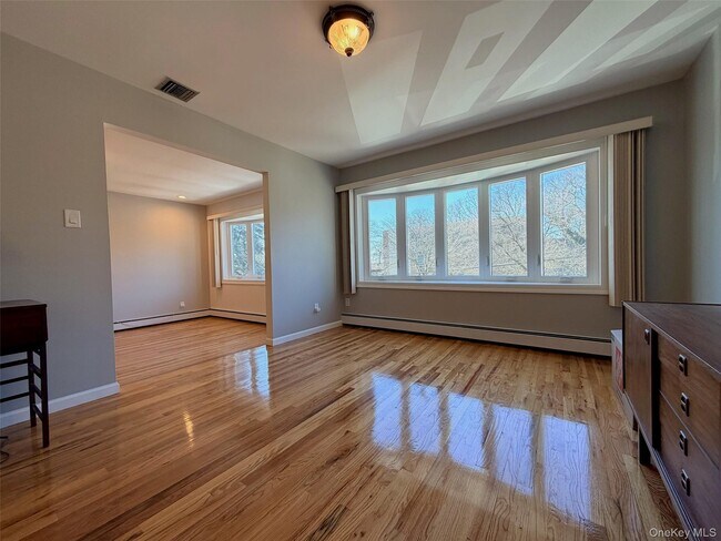 Photo - 86-79 Palo Alto St