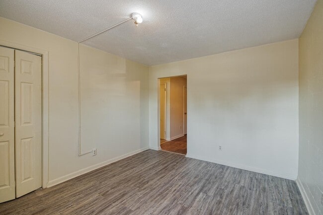 Building Photo - 1420 Melvin St Rental