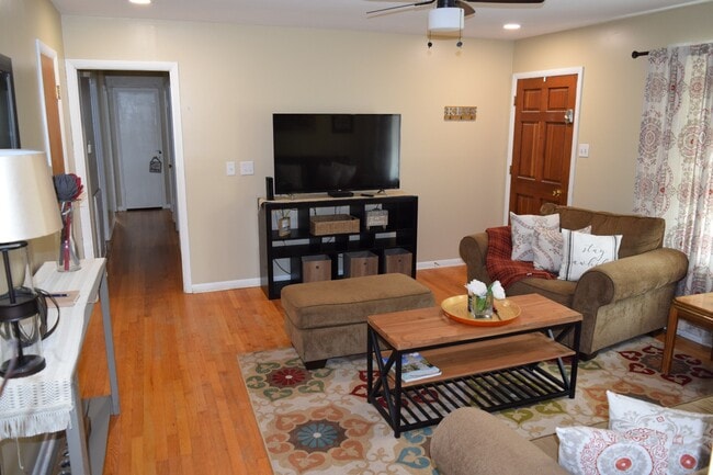 Photo - 2013 Hixon Ave