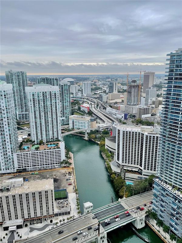 Building Photo - 465 Brickell Ave Rental