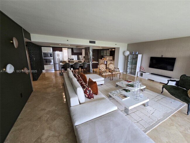 Building Photo - 11113 Biscayne Blvd Unit 854