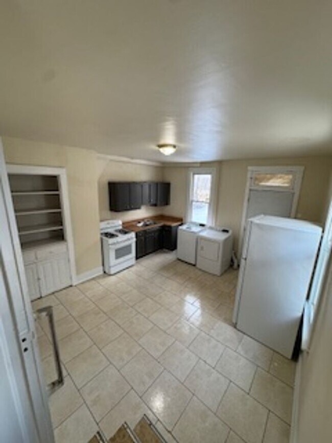 Photo - 205-207 West Oregon Street Unit 205