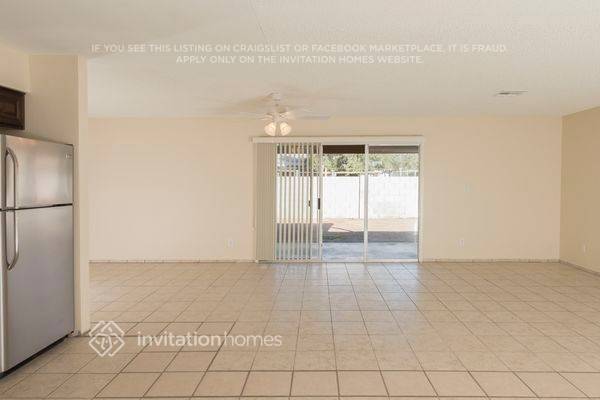 Photo - 1216 W Halstead Dr
