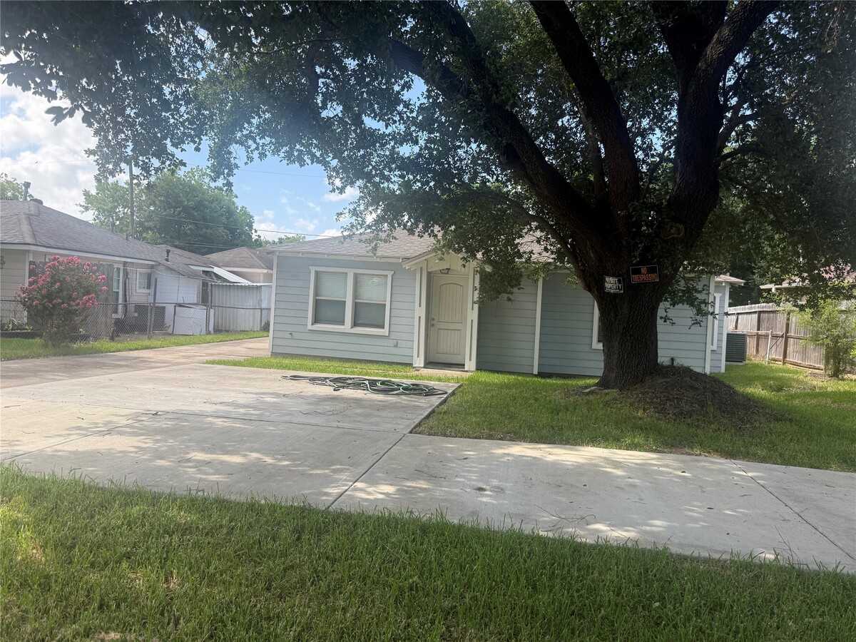 Photo - 1321 Taylor Ave