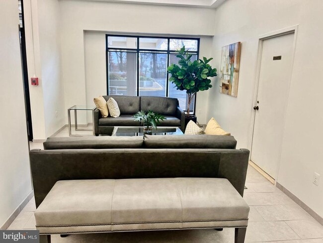 Photo - 1808 Old Meadow Rd Unidad 1104