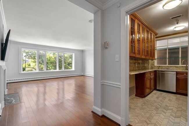 Photo - 270 Beacon St Unit G