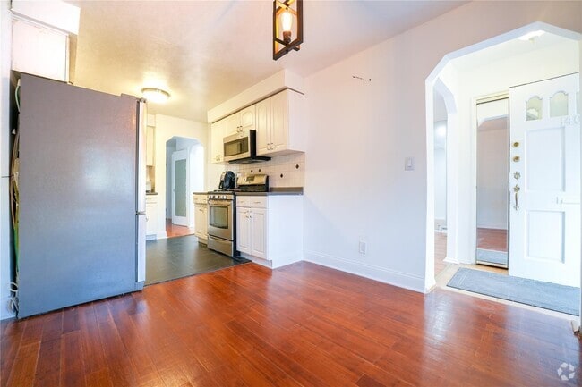 Building Photo - 1405 Burke Ave Rental