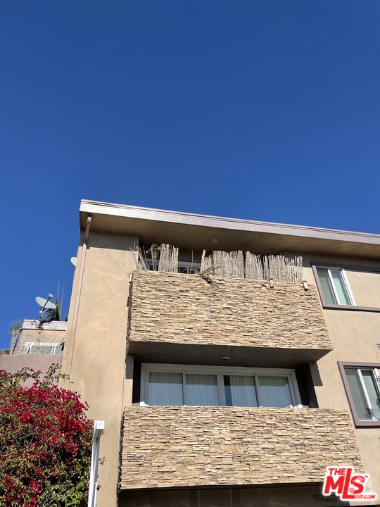 Building Photo - 22347 Pacific Coast Hwy Rental