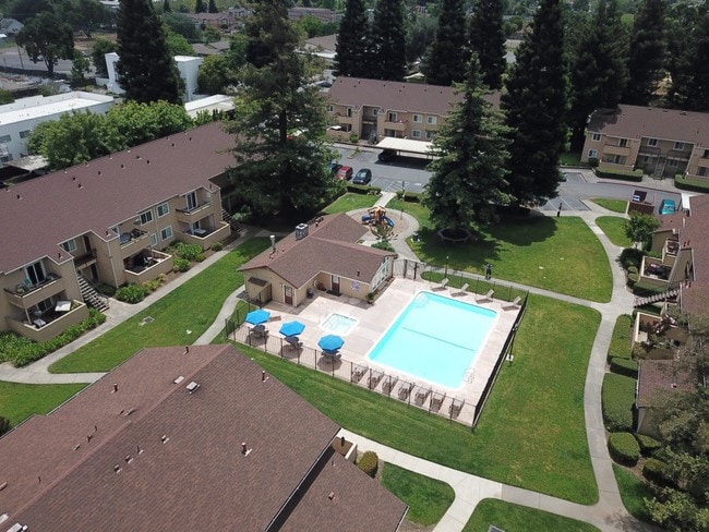 Rental Office and Pool