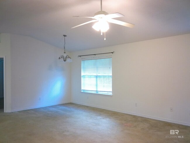 Photo - 108 Davison Loop