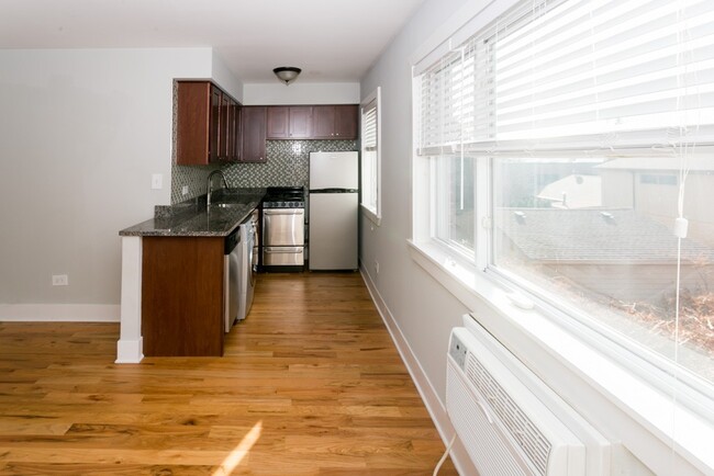 Photo - 696 Elm Pl Unidad 702