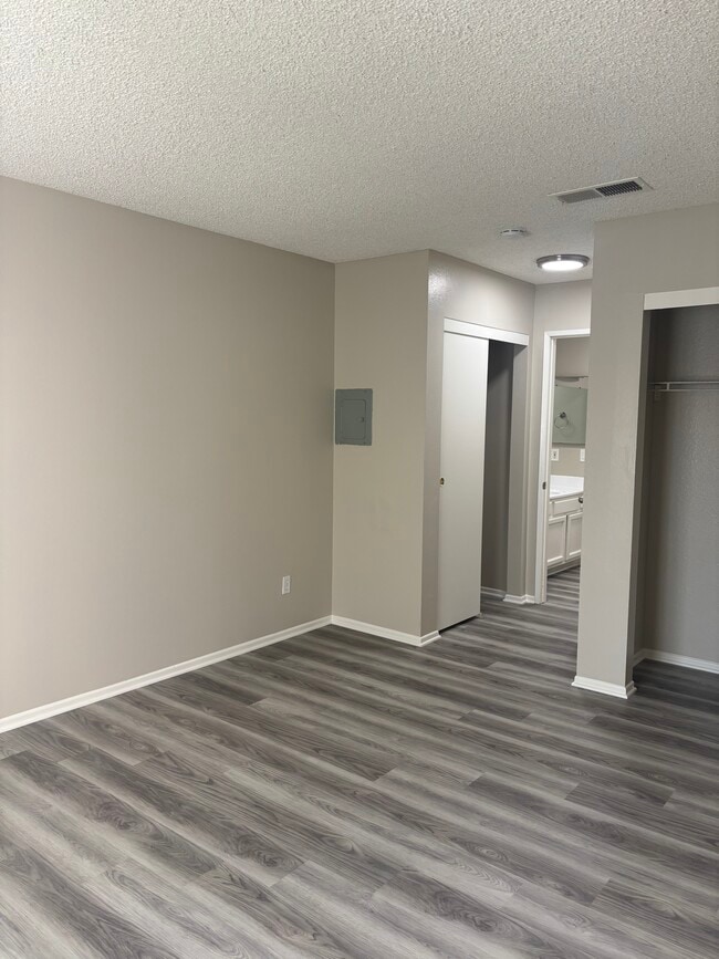 1x1 bedroom