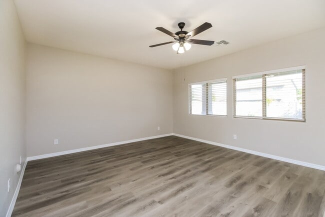 Photo - 1458 W Alder Rd