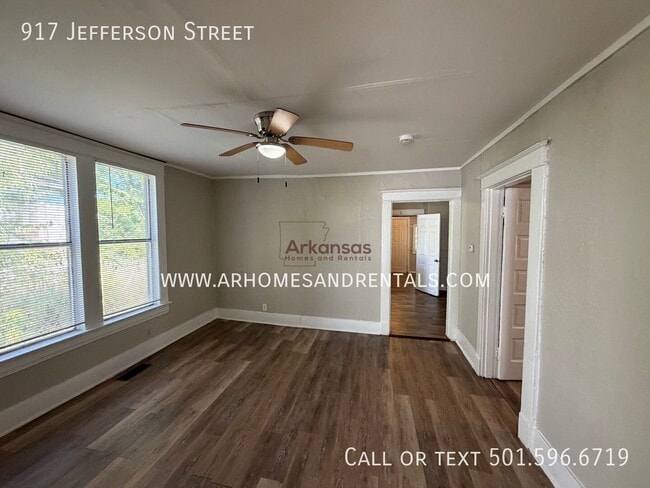 Photo - 917 Jefferson St
