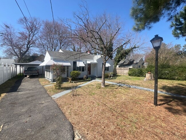 Building Photo - SHERWOOD FOREST
