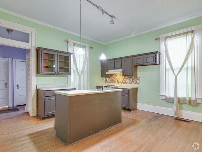 Building Photo - Look & Lease Special! 3BR/1B Home in GREAT...