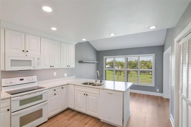 Photo - Beautiful 3 Bedroom 2 Bath House For Rent