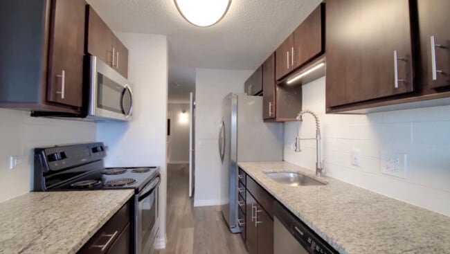 Building Photo - 61 W Chestnut St