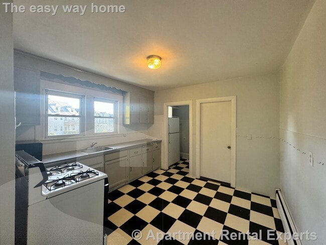 Photo - 879 Broadway