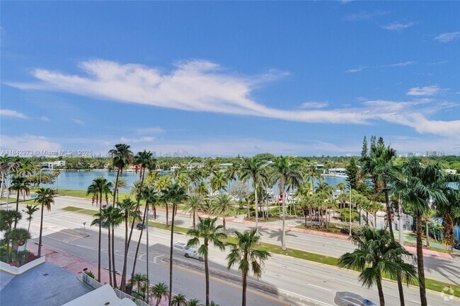 Building Photo - 5401 Collins Ave Unit 424 Rental