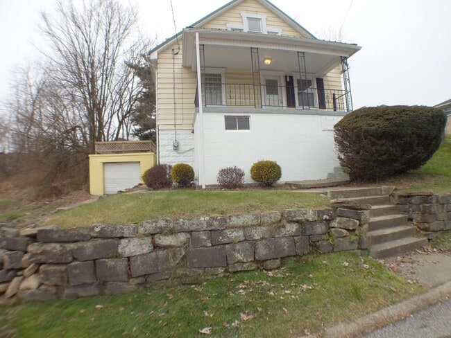 Building Photo - Two bedroom home on Weirton Heights
