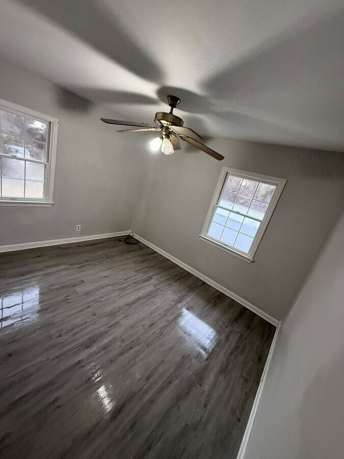 Photo - 2121 Norwood Blvd