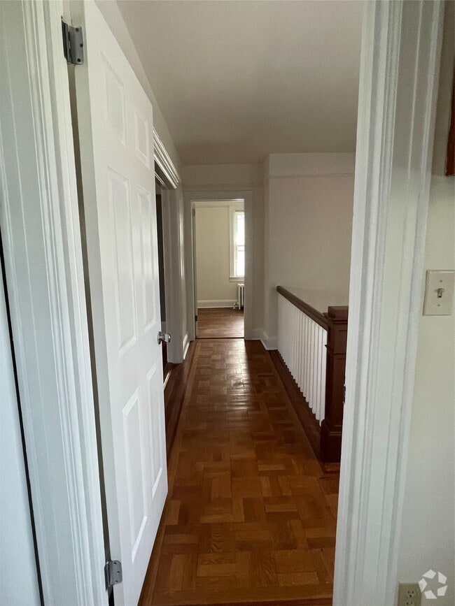 Building Photo - 215 Sedgwick Ave Unit 2 Rental