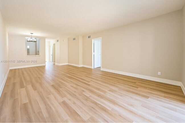 Photo - 333 NW 17th Ct Unit 203B