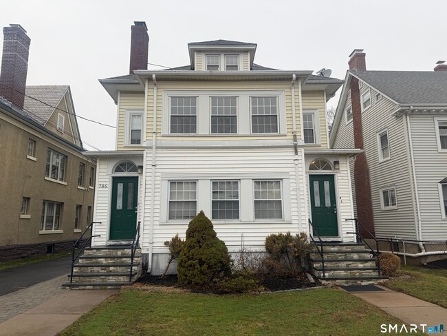 Building Photo - 786 Farmington Ave Unit 3rd Floor