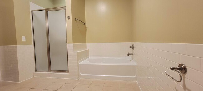 Photo - 200 Manufacturers Rd Unidad 236