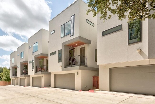 Photo - 2301 Bluebonnet Ln Unit 2