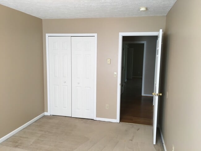 Building Photo - 8838 Stone Way NW Unit 15 Rental