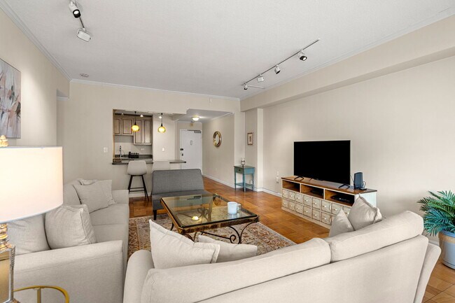 Photo - 2 Hawthorne Pl Unit 17M